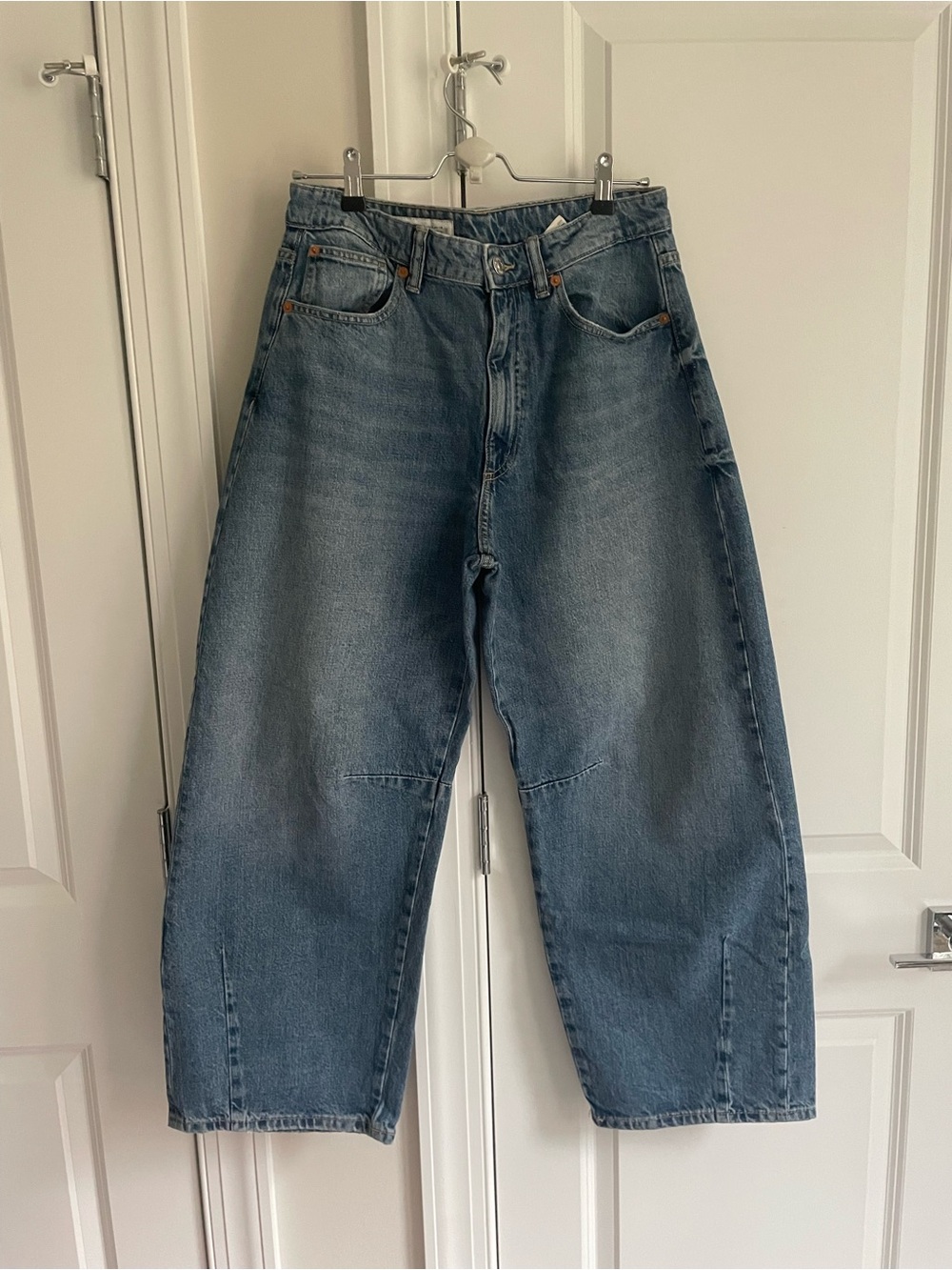 Zara Barrel Leg Horseshoe Jeans